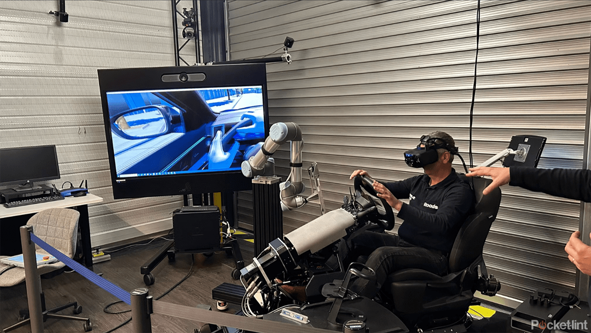 雷諾汽車-動態(tài)模擬駕駛-臺架-ART-VR-大屏-7.png