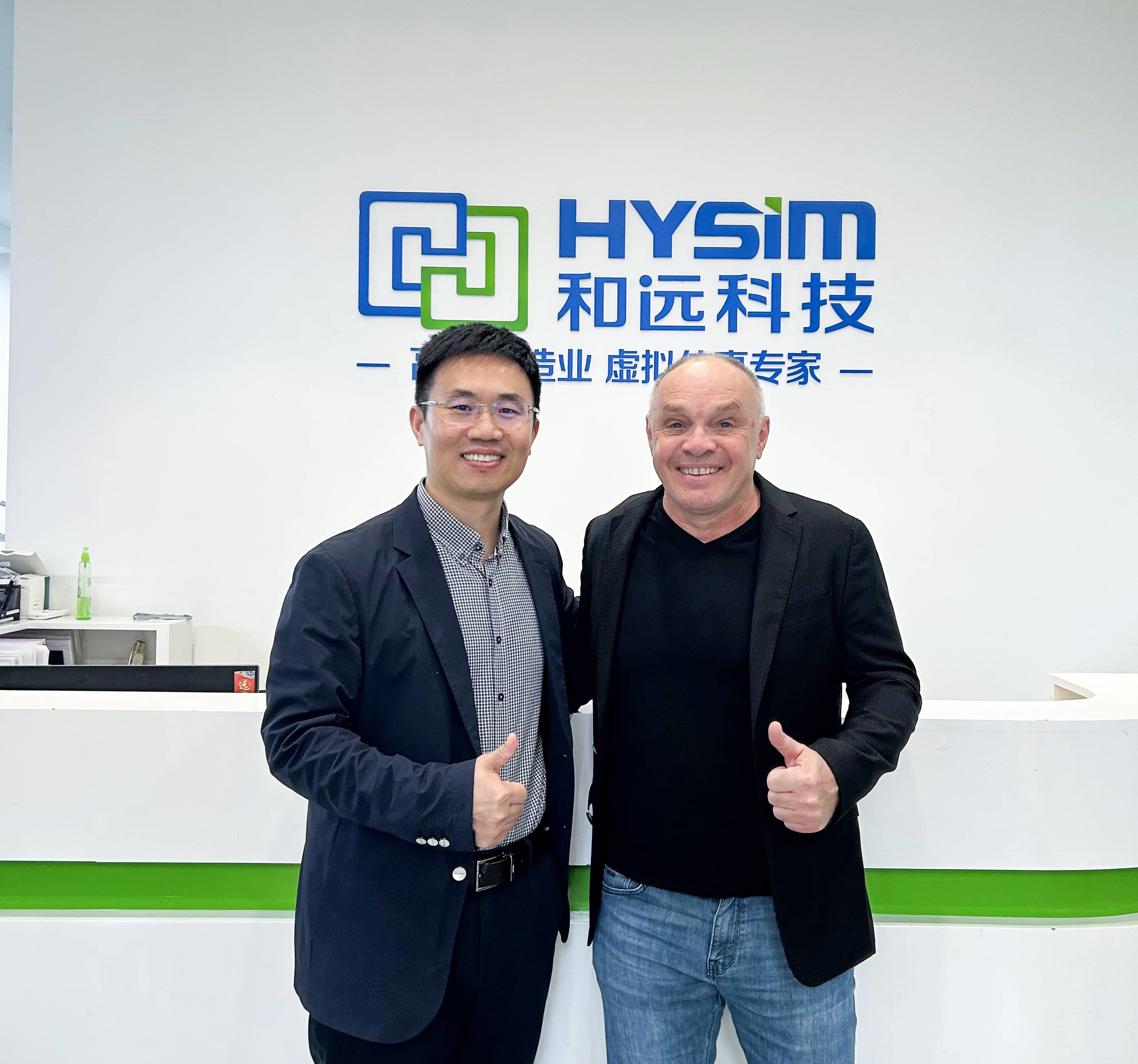 mike與coretechnologie合影_看圖王.jpg